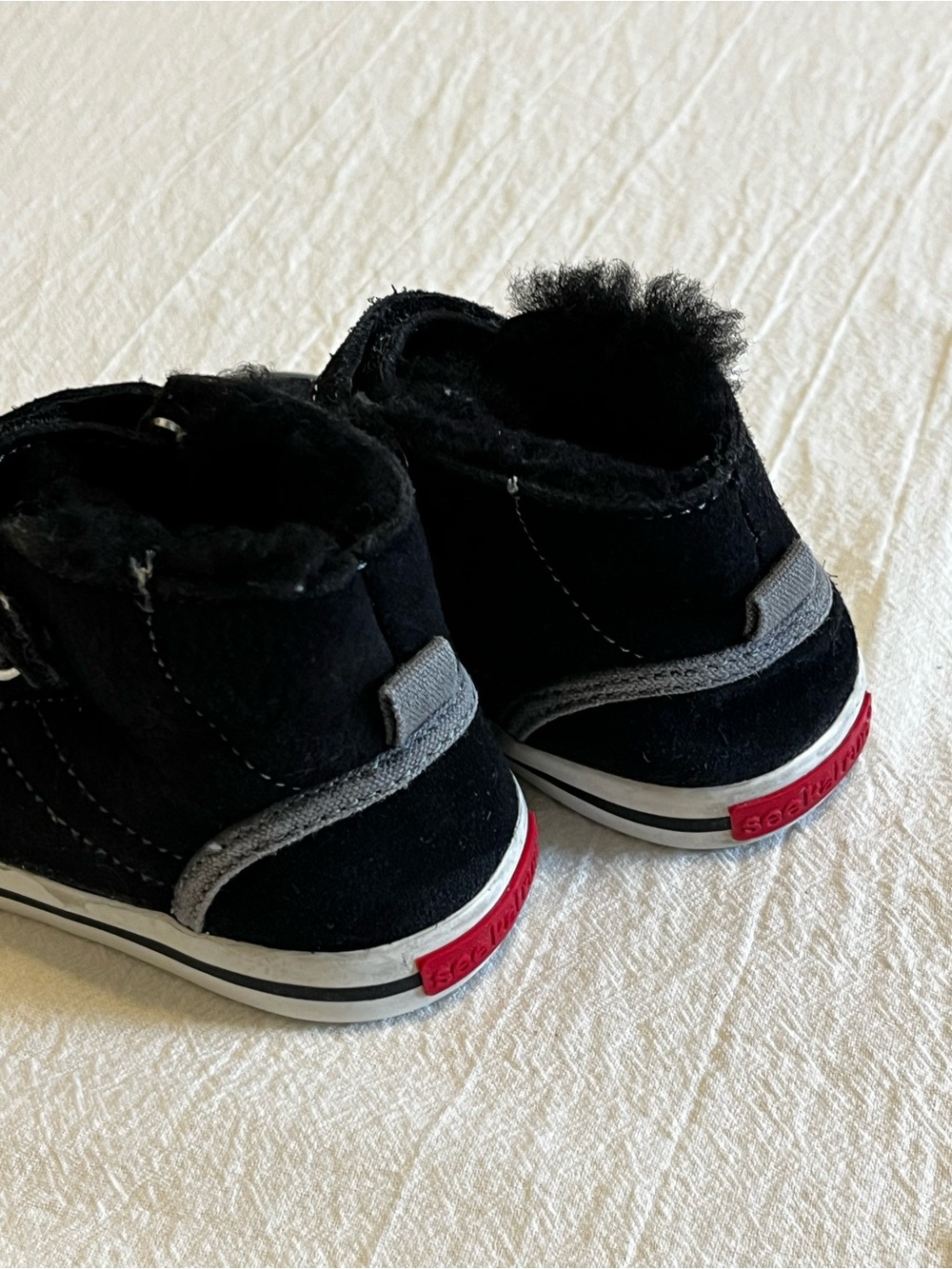 See Kai Run Black High Top Sneakers Toddler Boys 7 Faux Fur Lined Velcro - Picture 7 of 10